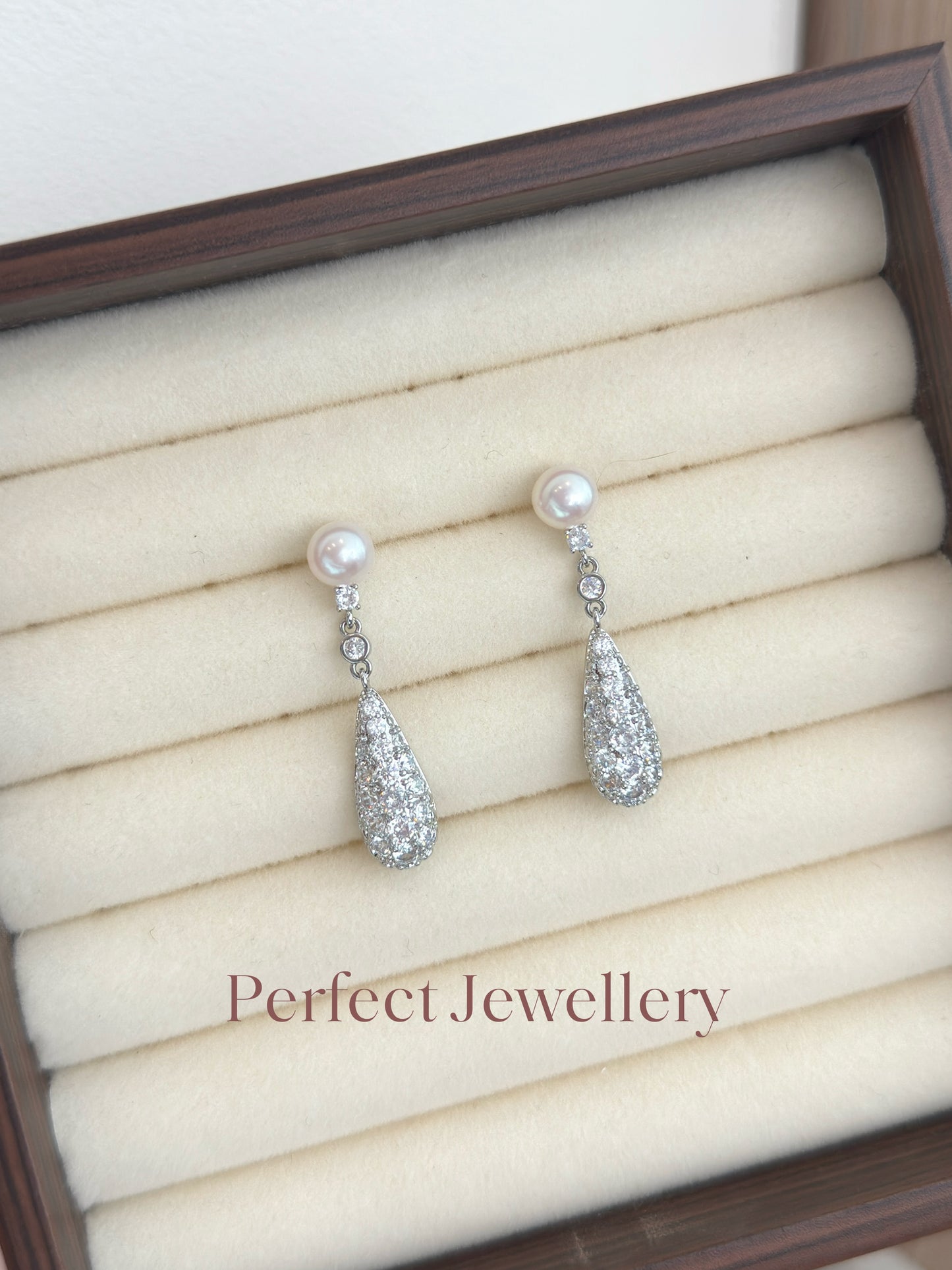 Freshwater Pearl Earrings 淡水珍珠富家千金耳釘