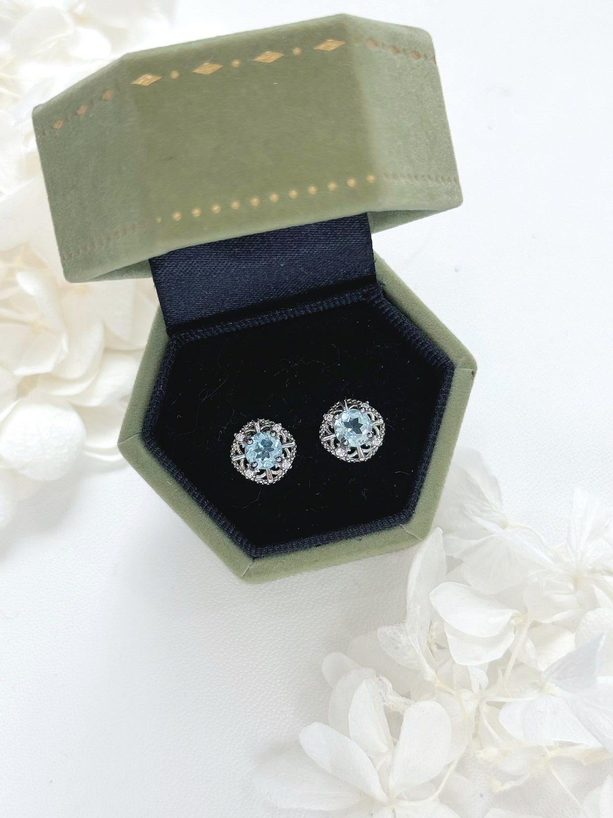 Sky Blue Topaz 天空藍托帕蕾絲方耳釘