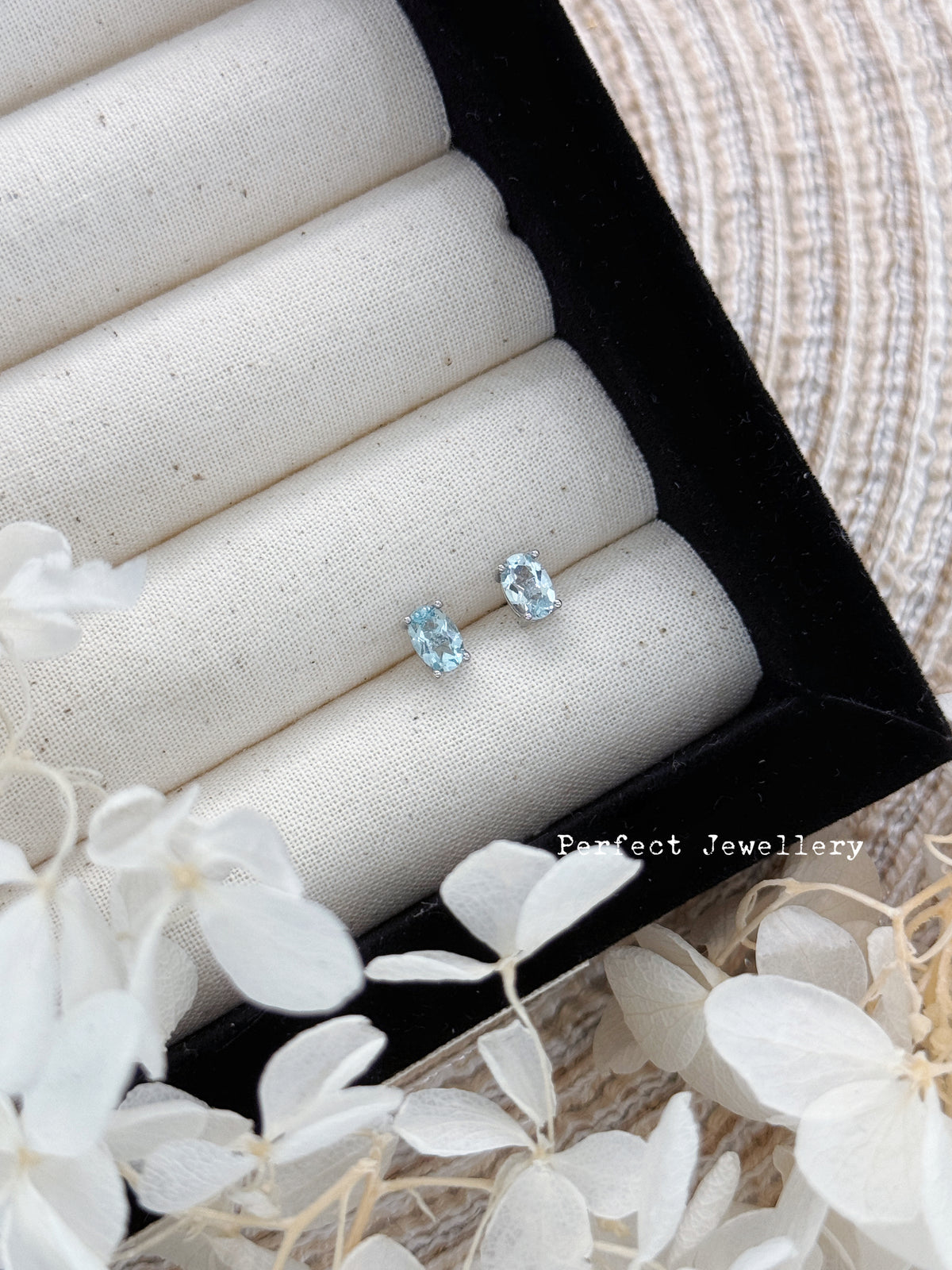 Blue Topaz Earrings | 藍托帕四爪耳釘