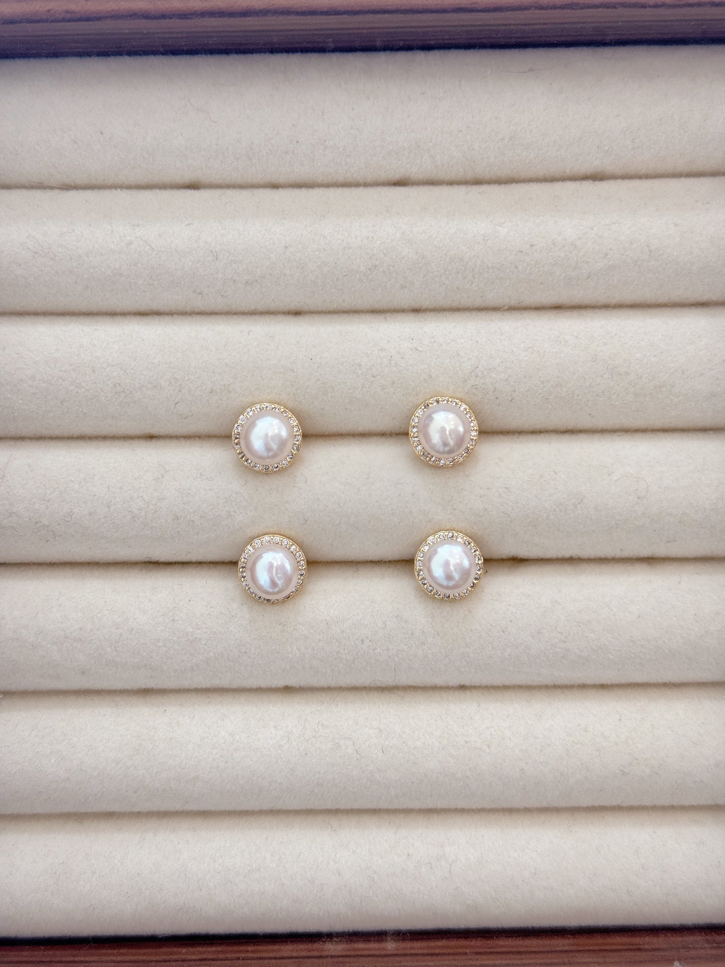 Freshwater Pearl Earring | 淡水珍珠圍鑲耳釘