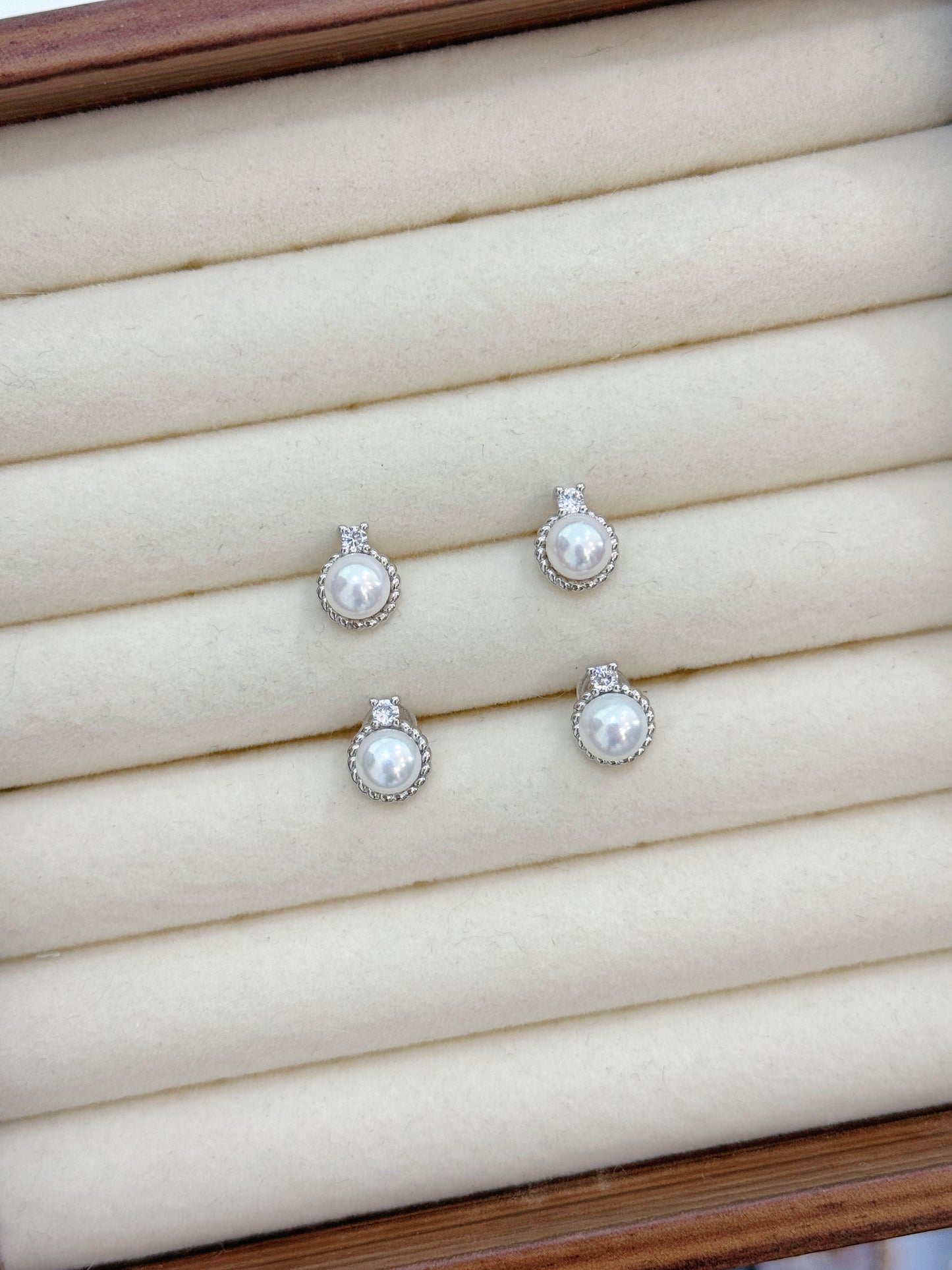Freshwater Pearl Earring | 淡水珍珠麻花皇妃耳釘