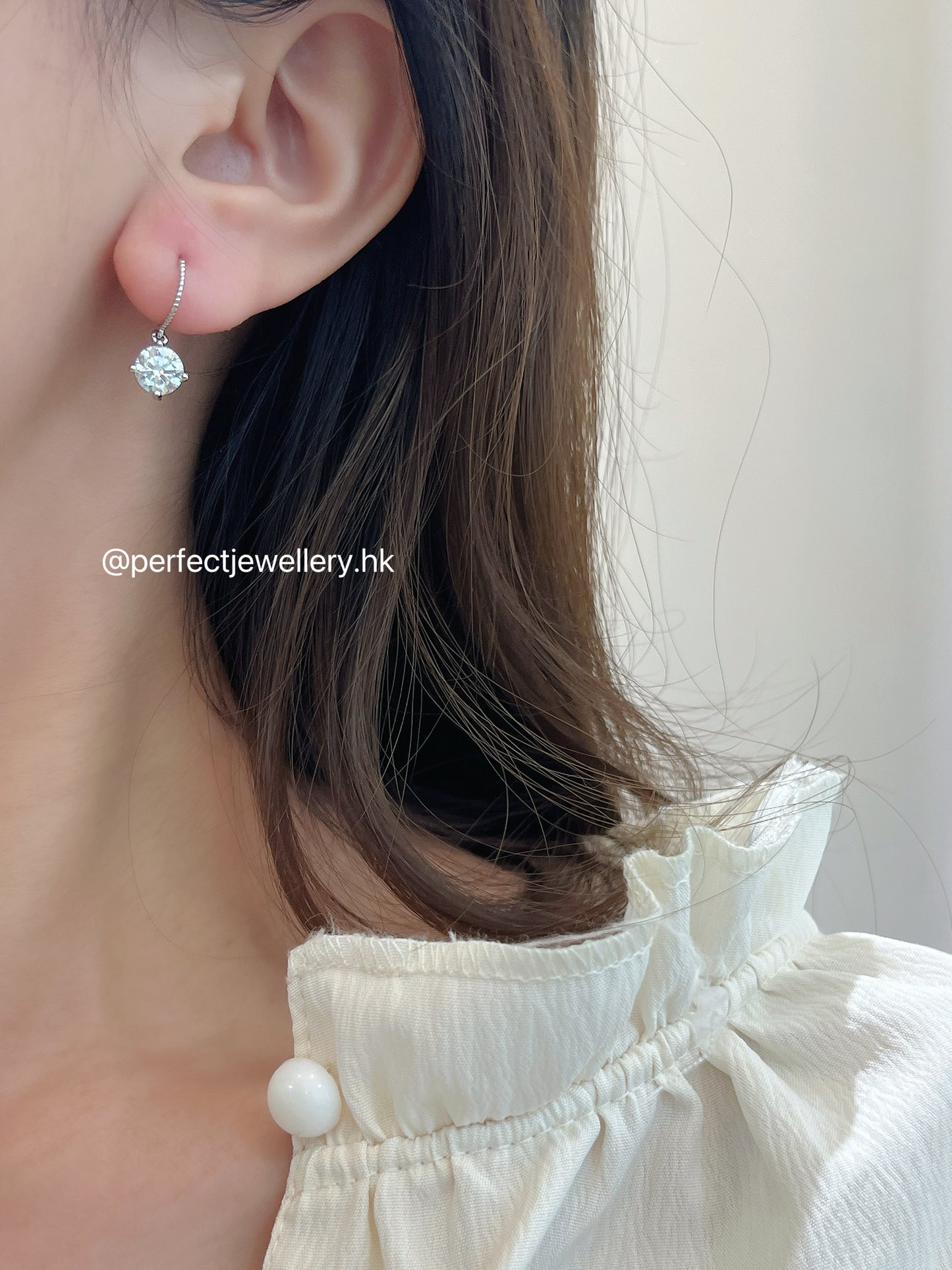 ✨2ct Moissanite Brass Earrings | 莫桑麻花靈動耳勾🪽✨