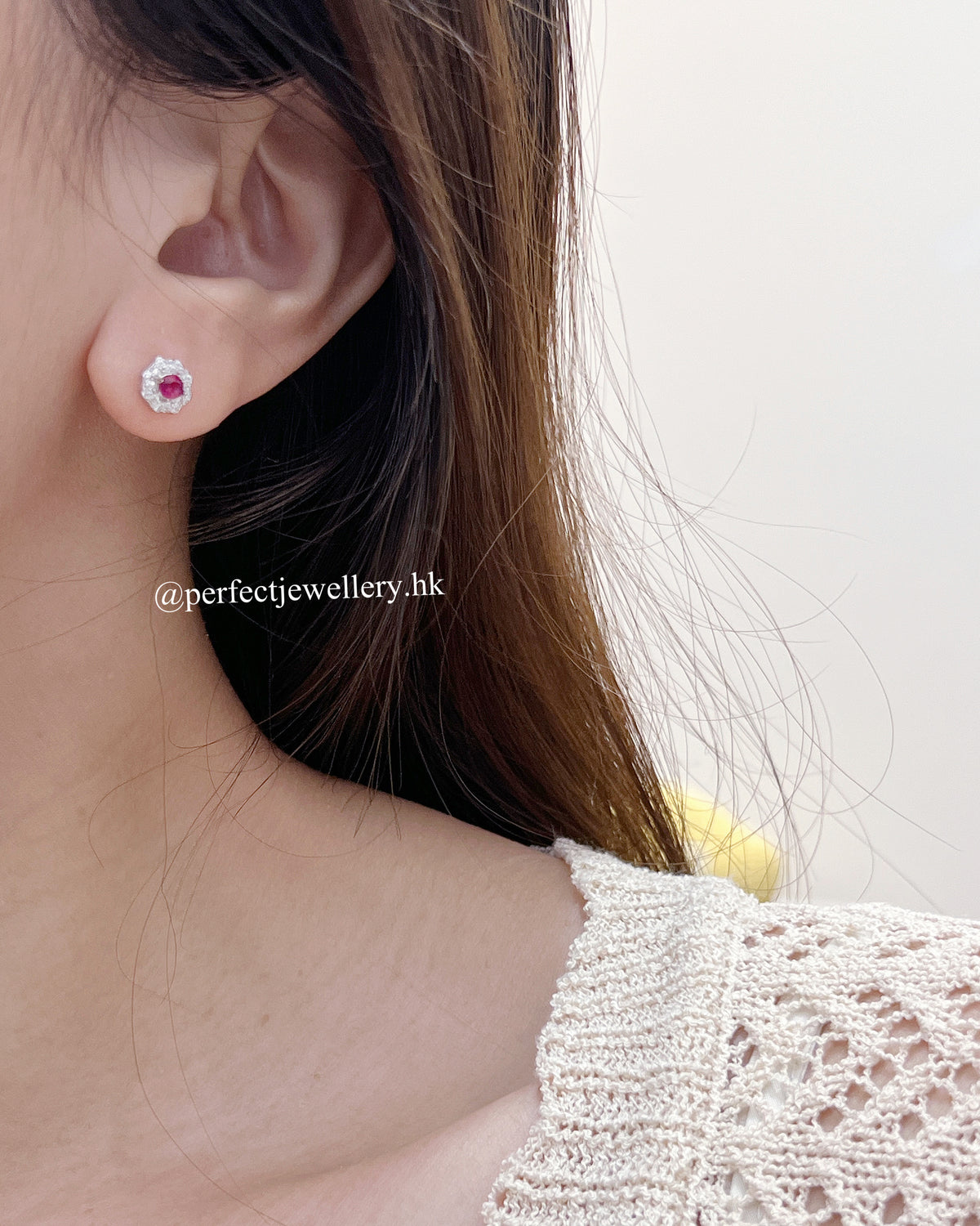 0.25ct Ruby Snowflake S925 Earrings | 紅寶石雪花圍鑲耳釘