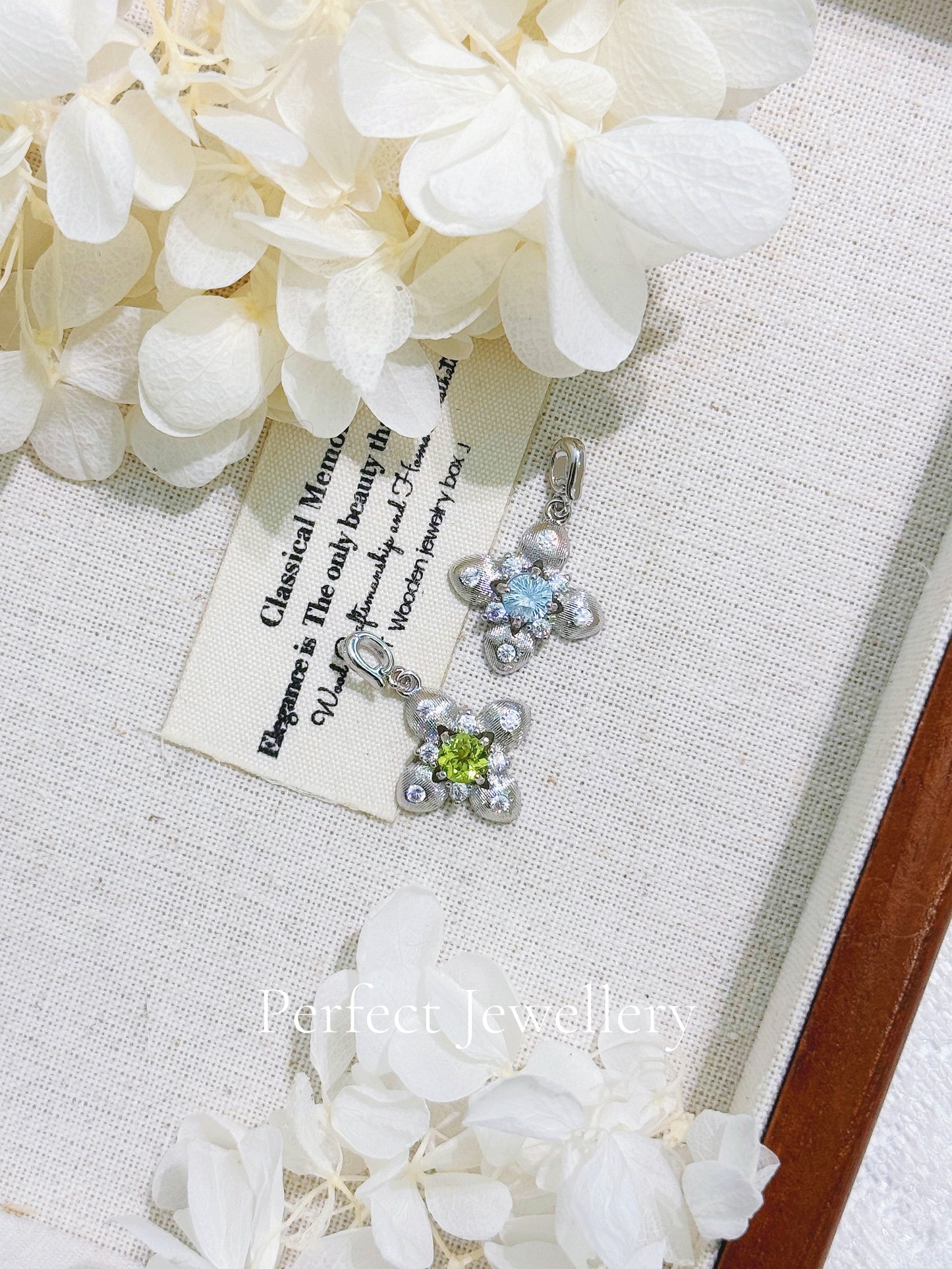 Topaz & Peridot Pendant 藍托帕&橄欖石四花萬能扣吊墜