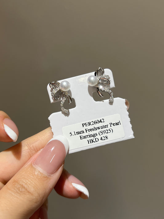 5.1mm 淡水珍珠蝴蝶結耳釘S925￼