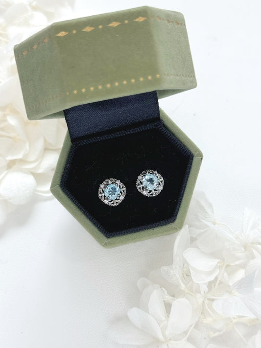 Sky Blue Topaz 天空藍托帕蕾絲方耳釘