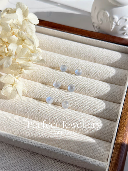 Moonstone S925 Little Earring | 藍月光圓波波S925耳釘