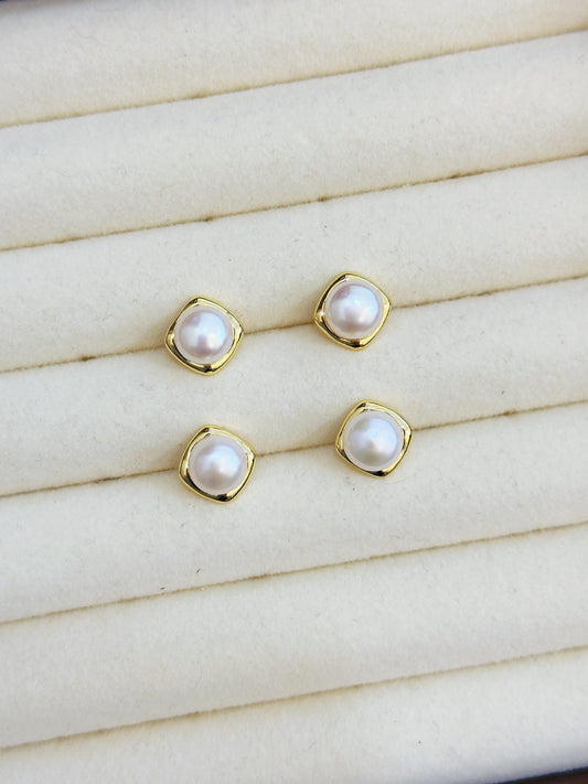 [Brass] Freshwater Pearl Earring | 淡水珍珠方形耳釘