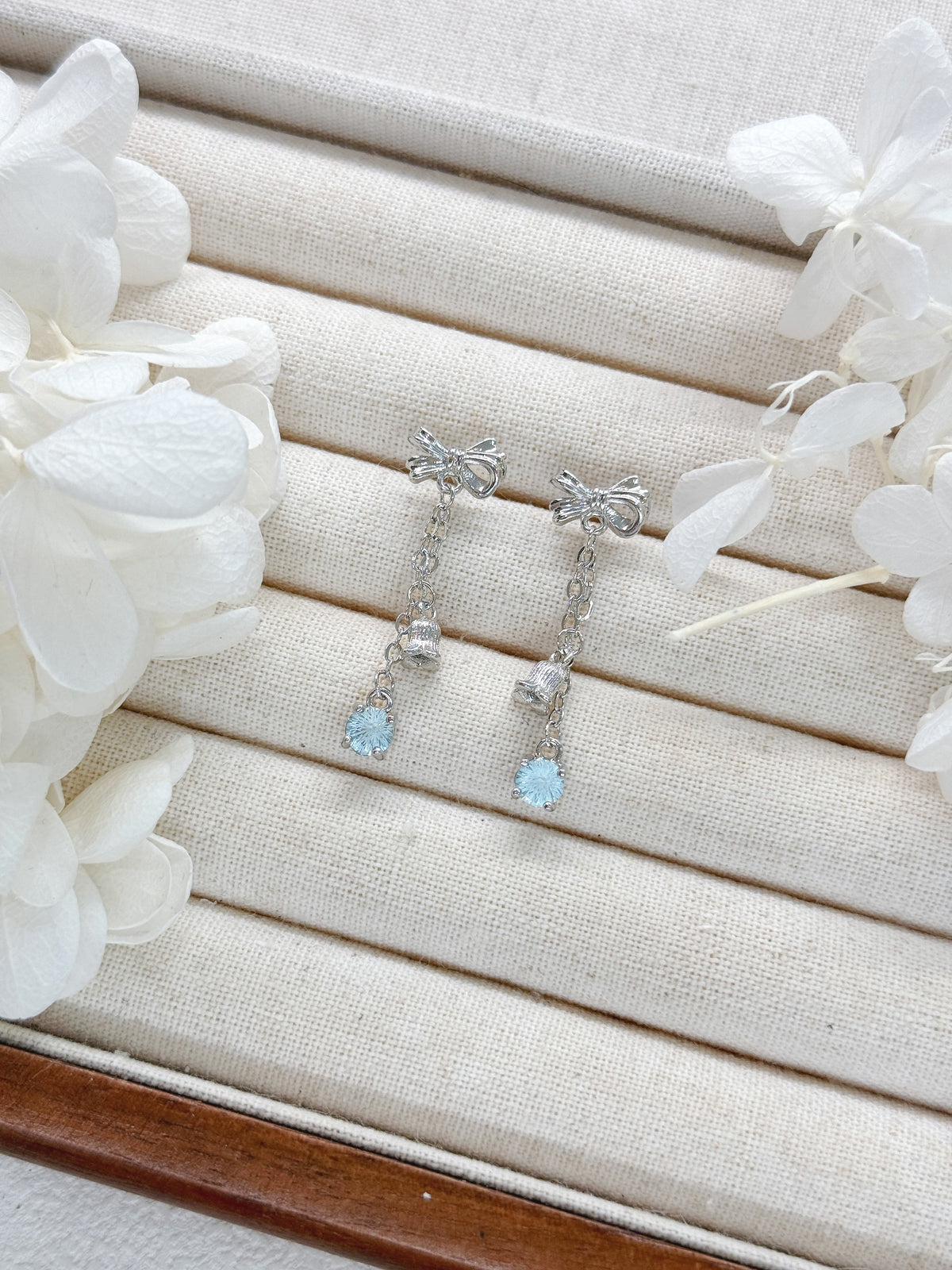 Sky Blue Topaz Earrings 天空藍托帕靈動耳釘